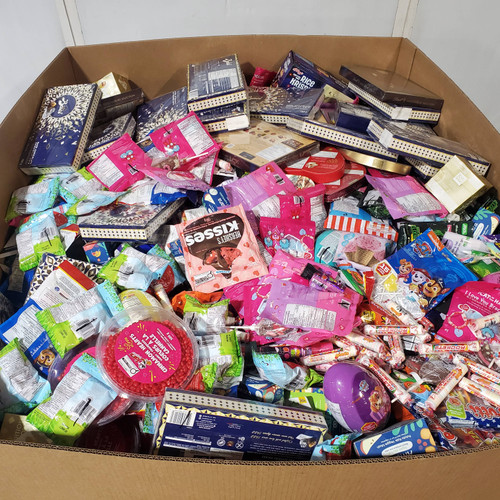 1304 units of Candies - MSRP $7,289 - Like New (Lot # 986501)