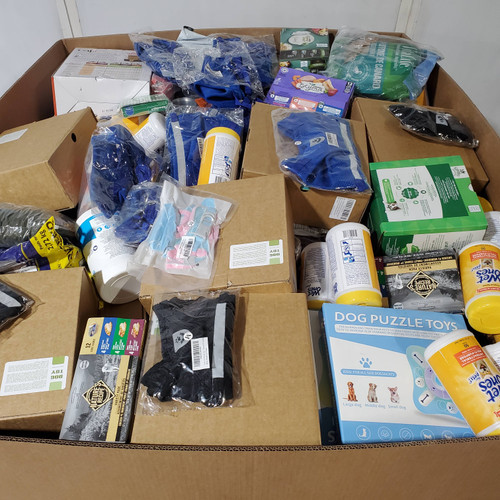 582 units of Pet Products - MSRP $9,931 - Returns (Lot # 105-917306)