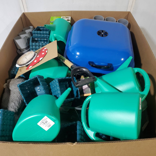 160 units of Garden & Accessories - MSRP $1,783 - Returns (Lot # 997408)