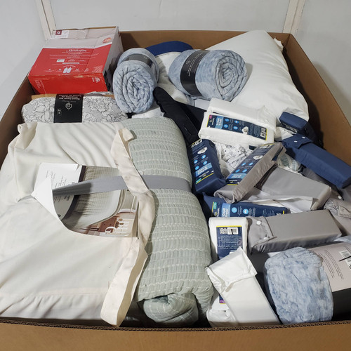 87 units of Bedding - MSRP $2,521 - Returns (Lot # 997420)