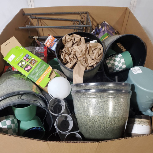 140 units of Garden & Accessories - MSRP $1,631 - Returns (Lot # 995802)