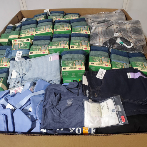 696 units of Clothing & Accessories - MSRP $11,932 - Returns (Lot # 998307)