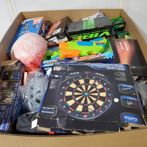 199 units of Sporting Goods - MSRP $4,360 - Returns (Lot # 998601)