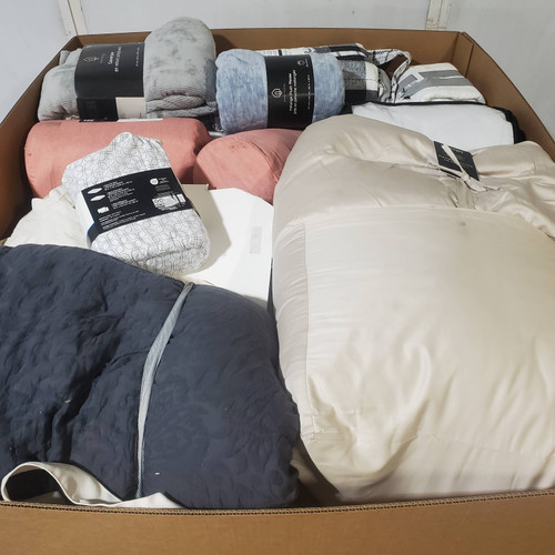 74 units of Bedding - MSRP $2,385 - Returns (Lot # 1012816)