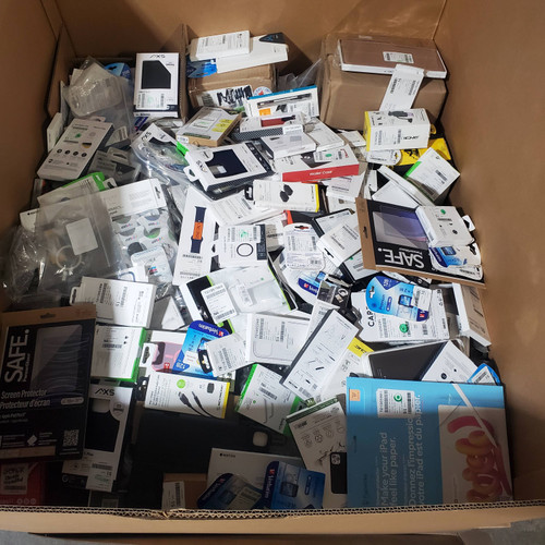 709 units of Electronic Accessories - MSRP $21,179 - Returns (Lot # 987905)