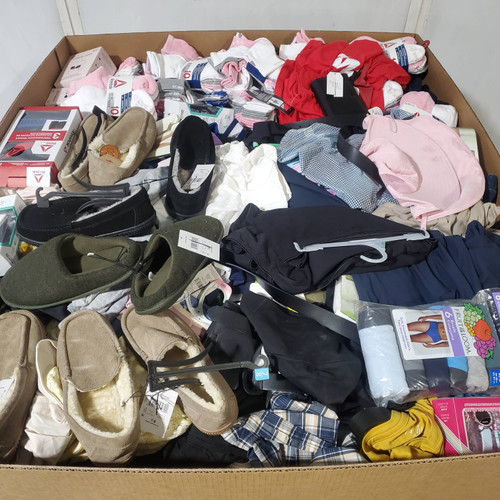510 units of Clothing & Accessories - MSRP $9,181 - Returns (Lot # 1015509)