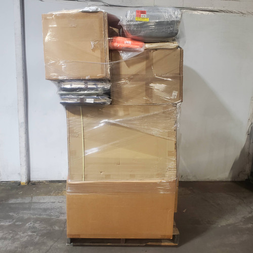 33 units of Patio Furniture - MSRP $5,209 - Like New (Lot # 1012107)