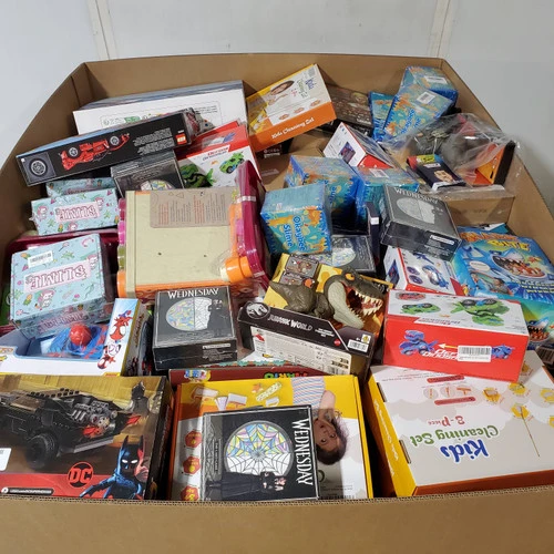 451 units of Toys - MSRP $9,045 - Returns (Lot # 105-957804)