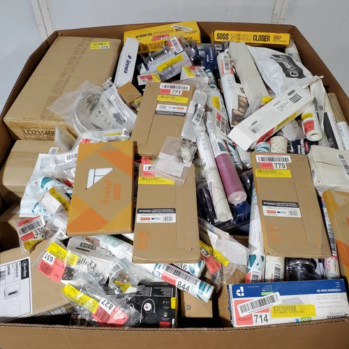 394 units of Home Fixtures - MSRP $35,245 - Like New (Lot # 1025017)