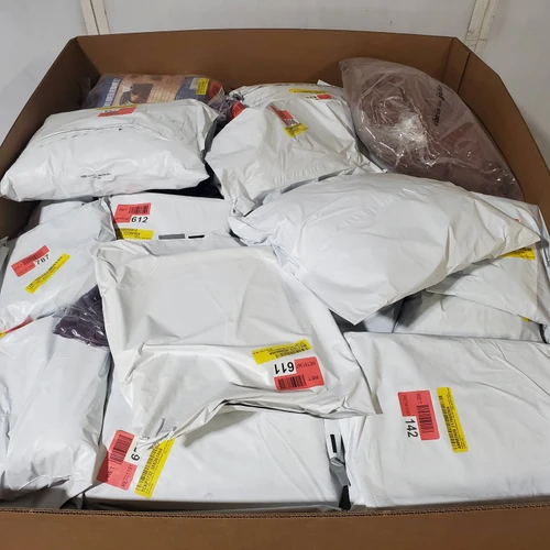 111 units of Bedding - MSRP $12,565 - Like New (Lot # 1022212)