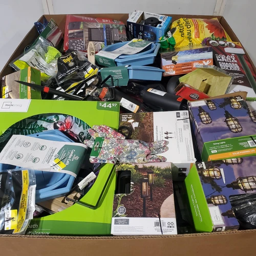 1053 units of Garden & Accessories - MSRP $4,831 - Returns (Lot # 1026803)