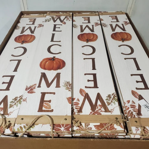175 units of Welcome Porch Signs - MSRP $4,722 - Like New (Lot # 1030309)