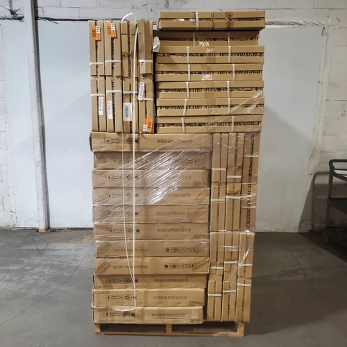 28 units of Mirrors - MSRP $6,885 - Like New (Lot # 1031904)