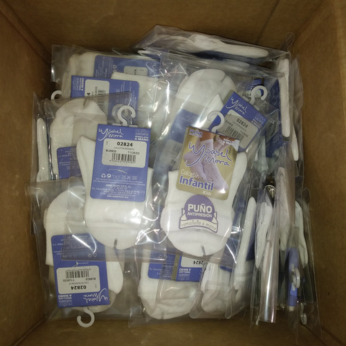 54 Units of White Socks Kids Size 1 (20-22) - MSRP 485$ - Brand New (Lot # CP5439260)