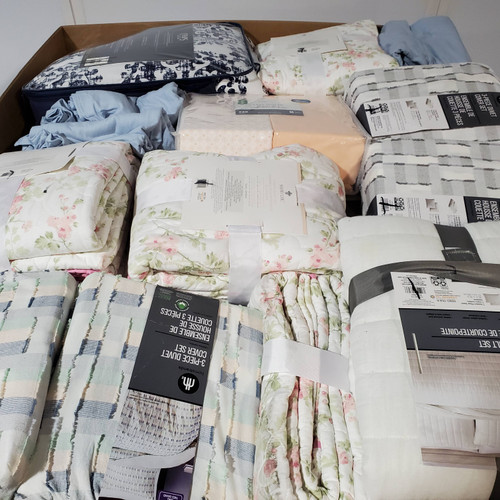 35 units of Bedding MSRP 2,977 Returns (Lot 754138) Restock Canada