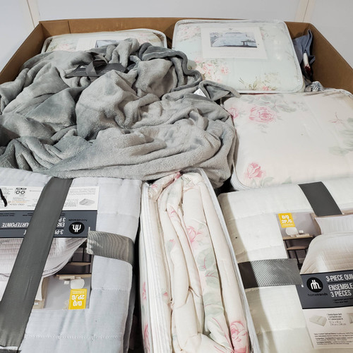 33 units of Bedding MSRP 2,589 Returns (Lot 757229) Restock Canada