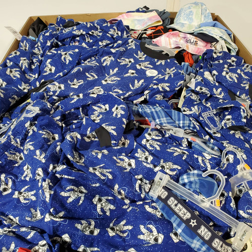 1026 units of Kids Clothing - MSRP $11,167 - Returns (Lot # 769918) -  Restock Canada