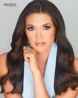 Karson Pennington, Miss Georgia 2021 wearing Meredith Boyd Cosmetics Bestie lashes for her photoshoot with Matt Boyd Photography