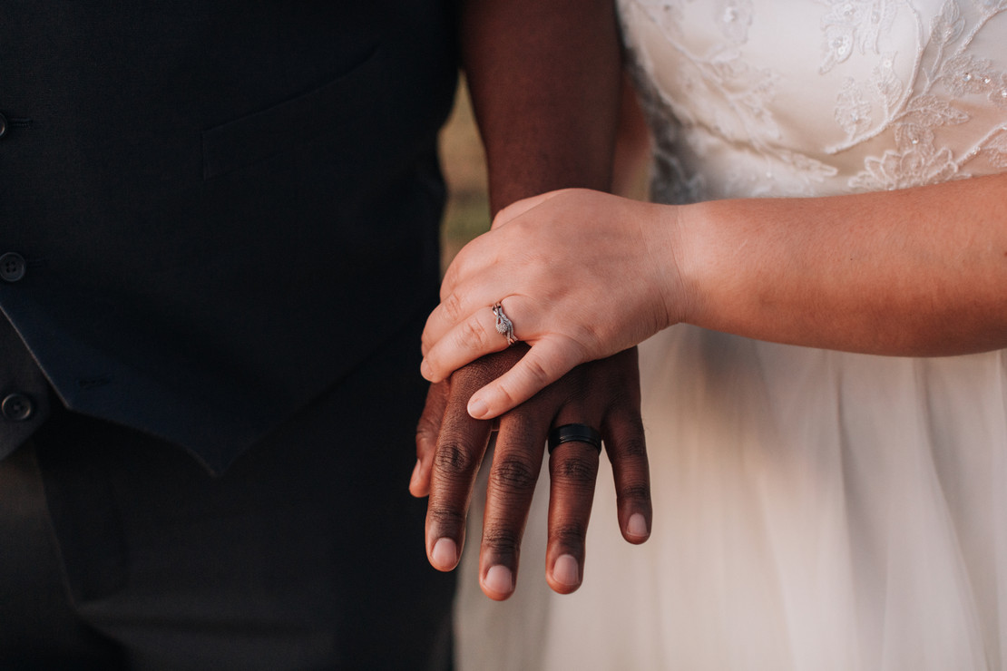 How to Style Wedding Rings on Larger Plus Size Fingers How to Style Wedding Rings on Larger Plus Size Fingers