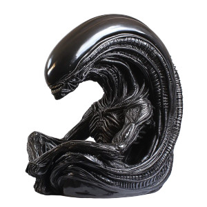 Xenomorph Queen V2 Vinyl Car Decal Sticker – Waterproof & UV-Resistant 8"