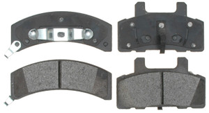 GMC, Chevy K1500,C1500 Brake Pads | Quiet Operation, Superior Stopping Power
