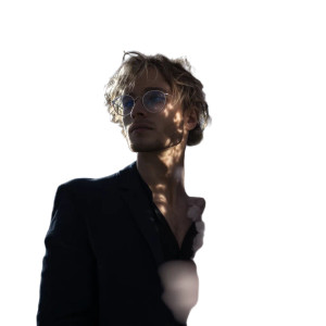 Pop Idol Selfie Vinyl Car Decal Sticker – Waterproof & UV-Resistant 8" Pop Idol Selfie Vinyl Car Decal Sticker – Waterproof & UV-Resistant 8"