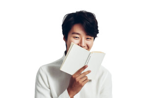 Smiling Korean Reader Vinyl Car Decal Sticker – Waterproof & UV-Resistant 8"