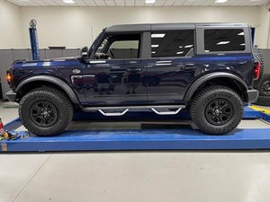 Ford Bronco 2021-2023 Nerf Bar | W2W Series, Drop Down Steps, Rocker Panel Mount