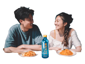 Happy Couple Dining Vinyl Car Decal Sticker – Waterproof & UV-Resistant 8" Happy Couple Dining Vinyl Car Decal Sticker – Waterproof & UV-Resistant 8"