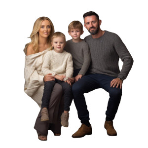 Family Portrait Vinyl Car Decal Sticker – Waterproof & UV-Resistant 8" Family Portrait Vinyl Car Decal Sticker – Waterproof & UV-Resistant 8"