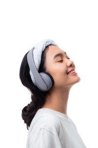 Smiling Woman Headphones Vinyl Car Decal Sticker – Waterproof & UV-Resistant 8" Smiling Woman Headphones Vinyl Car Decal Sticker – Waterproof & UV-Resistant 8"