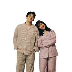 Korean Couple Vinyl Car Decal Sticker – Waterproof & UV-Resistant 8" Korean Couple Vinyl Car Decal Sticker – Waterproof & UV-Resistant 8"