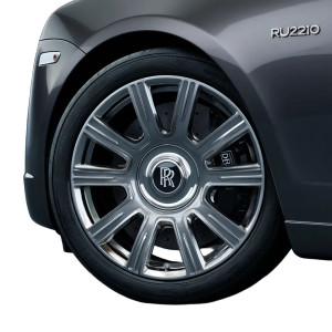 Luxury Car Wheel V2 Vinyl Car Decal Sticker – Waterproof & UV-Resistant 8"