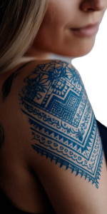 Blue Geometric Tattoo Vinyl Car Decal Sticker – Waterproof & UV-Resistant 8"