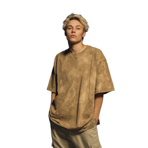 Urban Model Pose V2 Vinyl Car Decal Sticker – Waterproof & UV-Resistant 8"