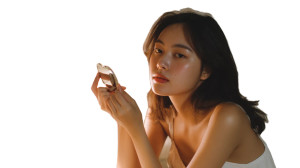 Korean Woman Makeup Vinyl Car Decal Sticker – Waterproof & UV-Resistant 8"