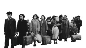 피난 가는 가족 V3 Vinyl Car Decal Sticker – Waterproof & UV-Resistant 8"