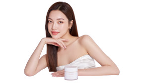 Vietnamese Beauty Model Vinyl Car Decal Sticker – Waterproof & UV-Resistant 8"