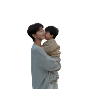 Mother And Baby Kiss Vinyl Car Decal Sticker – Waterproof & UV-Resistant 8" Mother And Baby Kiss Vinyl Car Decal Sticker – Waterproof & UV-Resistant 8"