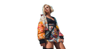 Stylish Blonde Model Vinyl Car Decal Sticker – Waterproof & UV-Resistant 8"