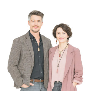 Sophisticated Couple Vinyl Car Decal Sticker – Waterproof & UV-Resistant 8"