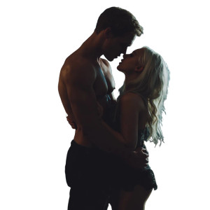 Loving Couple Embrace V2 Vinyl Car Decal Sticker – Waterproof & UV-Resistant 8"