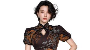 Elegant Cheongsam Portrait V2 Vinyl Car Decal Sticker – Waterproof & UV-Resistant 8"