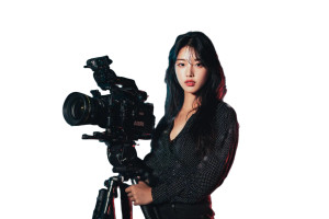 Modern Korean Cinematographer Vinyl Car Decal Sticker – Waterproof & UV-Resistant Modern Korean Cinematographer Vinyl Car Decal Sticker – Waterproof & UV-Resistant