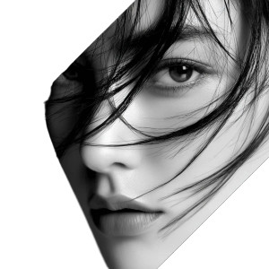 冷艳美人特写 Vinyl Car Decal Sticker – Waterproof & UV-Resistant 