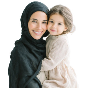 Smiling Muslim Duo Vinyl Car Decal Sticker – Waterproof & UV-Resistant Smiling Muslim Duo Vinyl Car Decal Sticker – Waterproof & UV-Resistant