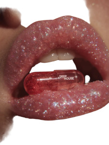 Shimmering Pink Lips V2 Vinyl Car Decal Sticker – Waterproof & UV-Resistant 