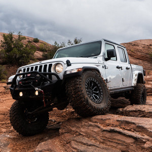 AccuAir Lift Kit Suspension | 0 To 5-1/2 Inch Lift | Gladiator JT 2020-2023 AccuAir Lift Kit Suspension | 0 To 5-1/2 Inch Lift | Gladiator JT 2020-2023