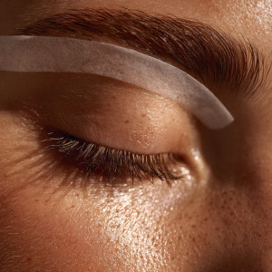 Eyebrow Waxing Close-Up Vinyl Car Decal Sticker – Waterproof & UV-Resistant Eyebrow Waxing Close-Up Vinyl Car Decal Sticker – Waterproof & UV-Resistant