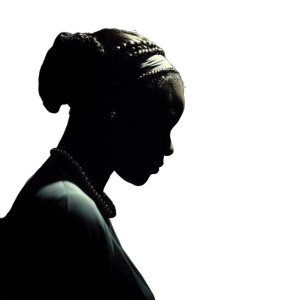 Silhouetted African Woman Vinyl Car Decal Sticker – Waterproof & UV-Resistant Silhouetted African Woman Vinyl Car Decal Sticker – Waterproof & UV-Resistant